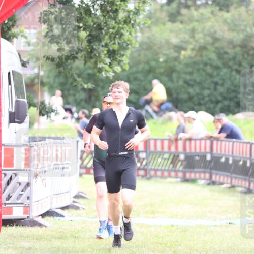 21.06.2026 - 29. Vierlanden-Triathlon Andreas Tolksdorf http://msf.ph/oto/9886654 21.06.2026 11:32:23 Ziel 403, 403 meine-sportfotos.de