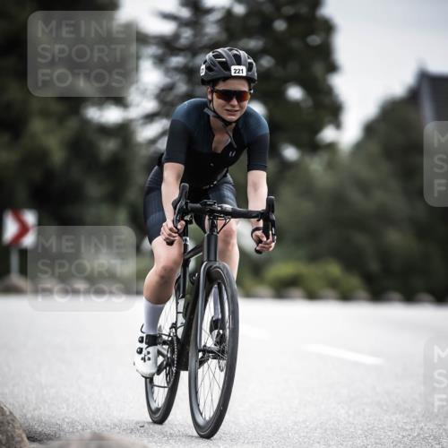 21.06.2026 - 29. Vierlanden-Triathlon H.Heesch http://msf.ph/oto/9886662 21.06.2026 10:41:33 Radfahren 221, 295, 397 meine-sportfotos.de