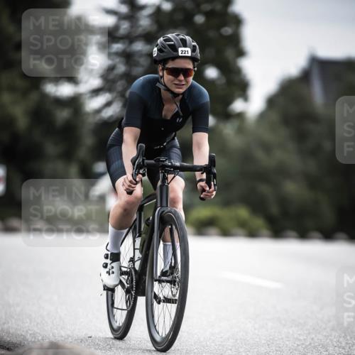 21.06.2026 - 29. Vierlanden-Triathlon H.Heesch http://msf.ph/oto/9886666 21.06.2026 10:41:33 Radfahren 221, 295, 397 meine-sportfotos.de