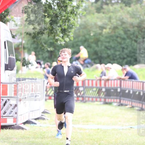 21.06.2026 - 29. Vierlanden-Triathlon Andreas Tolksdorf http://msf.ph/oto/9886667 21.06.2026 11:32:23 Ziel 403, 403 meine-sportfotos.de