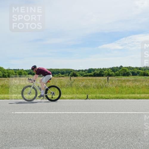21.06.2026 - Viking Triathlon Michael Burmester http://msf.ph/oto/9886674 21.06.2026 11:50:39 Radfahren 33, 88, 92, 107, 151, 174, 195, 229, 351, 376, 385, 414, 422, 512, 557, 574, 618, 641, 641 meine-sportfotos.de