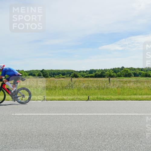21.06.2026 - Viking Triathlon Michael Burmester http://msf.ph/oto/9886693 21.06.2026 11:51:07 Radfahren 106, 413, 564, 590, 647 meine-sportfotos.de