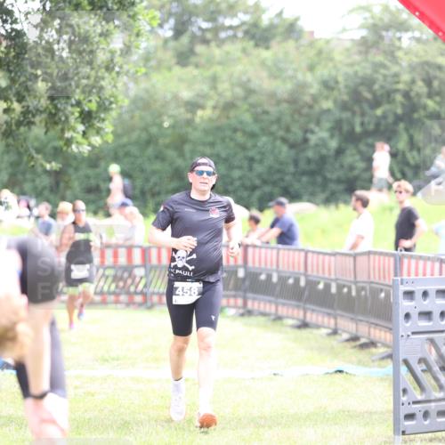 21.06.2026 - 29. Vierlanden-Triathlon Andreas Tolksdorf http://msf.ph/oto/9886739 21.06.2026 11:32:58 Ziel 325, 458, 549, 325, 458, 549 meine-sportfotos.de