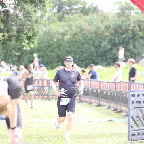21.06.2026 - 29. Vierlanden-Triathlon Andreas Tolksdorf http://msf.ph/oto/9886755 21.06.2026 11:32:58 Ziel 325, 458, 549, 325, 458, 549 meine-sportfotos.de