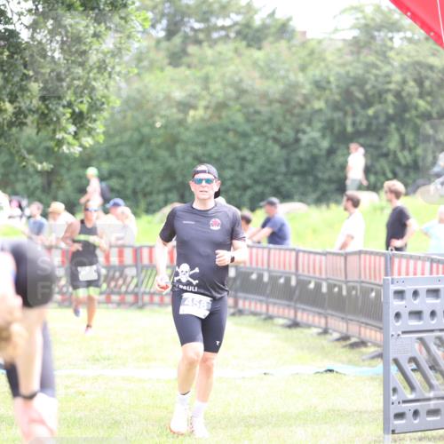 21.06.2026 - 29. Vierlanden-Triathlon Andreas Tolksdorf http://msf.ph/oto/9886764 21.06.2026 11:32:58 Ziel 325, 458, 549, 325, 458, 549 meine-sportfotos.de