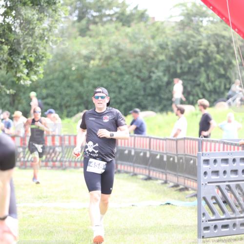 21.06.2026 - 29. Vierlanden-Triathlon Andreas Tolksdorf http://msf.ph/oto/9886774 21.06.2026 11:32:58 Ziel 325, 458, 549, 325, 458, 549 meine-sportfotos.de