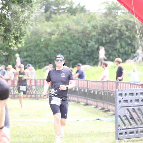 21.06.2026 - 29. Vierlanden-Triathlon Andreas Tolksdorf http://msf.ph/oto/9886780 21.06.2026 11:32:58 Ziel 325, 458, 549, 325, 458, 549 meine-sportfotos.de