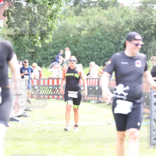 21.06.2026 - 29. Vierlanden-Triathlon Andreas Tolksdorf http://msf.ph/oto/9886811 21.06.2026 11:33:02 Ziel 325, 458, 549, 325, 458, 549 meine-sportfotos.de