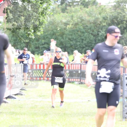 21.06.2026 - 29. Vierlanden-Triathlon Andreas Tolksdorf http://msf.ph/oto/9886820 21.06.2026 11:33:02 Ziel 325, 458, 549, 325, 458, 549 meine-sportfotos.de
