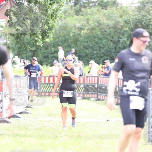 21.06.2026 - 29. Vierlanden-Triathlon Andreas Tolksdorf http://msf.ph/oto/9886829 21.06.2026 11:33:02 Ziel 325, 458, 549, 325, 458, 549 meine-sportfotos.de
