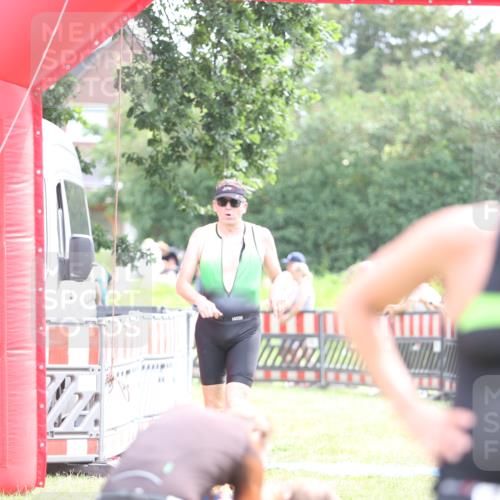 21.06.2026 - 29. Vierlanden-Triathlon Andreas Tolksdorf http://msf.ph/oto/9886936 21.06.2026 11:33:44 Ziel 423, 585, 423, 585 meine-sportfotos.de