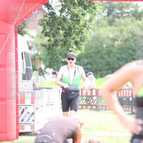 21.06.2026 - 29. Vierlanden-Triathlon Andreas Tolksdorf http://msf.ph/oto/9886940 21.06.2026 11:33:44 Ziel 423, 585, 423, 585 meine-sportfotos.de