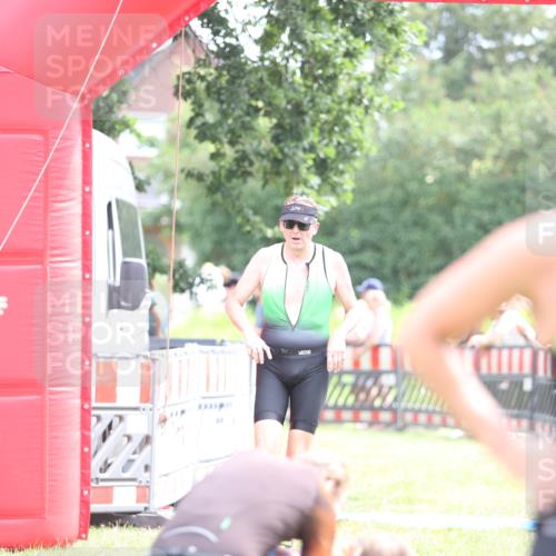 21.06.2026 - 29. Vierlanden-Triathlon Andreas Tolksdorf http://msf.ph/oto/9886959 21.06.2026 11:33:44 Ziel 423, 585, 423, 585 meine-sportfotos.de