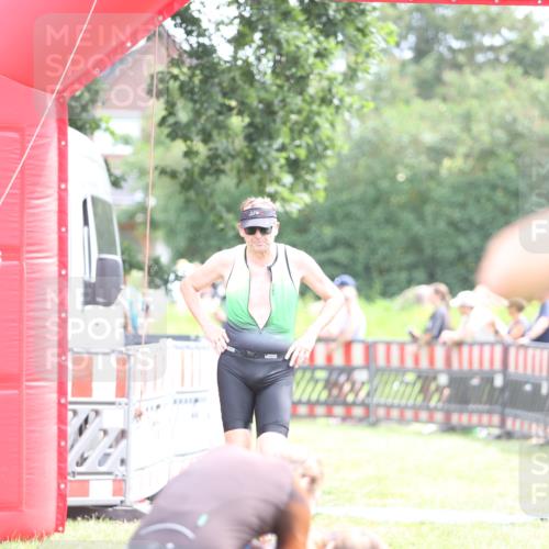21.06.2026 - 29. Vierlanden-Triathlon Andreas Tolksdorf http://msf.ph/oto/9886990 21.06.2026 11:33:44 Ziel 423, 585, 423, 585 meine-sportfotos.de