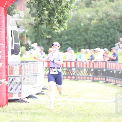 21.06.2026 - 29. Vierlanden-Triathlon Andreas Tolksdorf http://msf.ph/oto/9887049 21.06.2026 11:34:20 Ziel 575, 575 meine-sportfotos.de