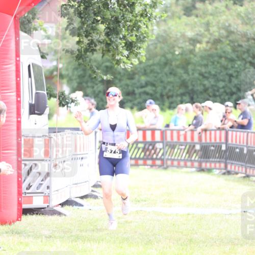 21.06.2026 - 29. Vierlanden-Triathlon Andreas Tolksdorf http://msf.ph/oto/9887056 21.06.2026 11:34:20 Ziel 575, 575 meine-sportfotos.de