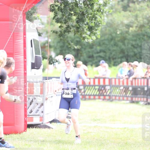 21.06.2026 - 29. Vierlanden-Triathlon Andreas Tolksdorf http://msf.ph/oto/9887075 21.06.2026 11:34:20 Ziel 575, 575 meine-sportfotos.de