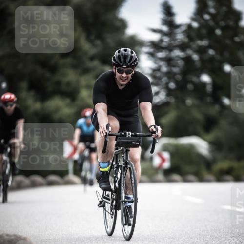 21.06.2026 - 29. Vierlanden-Triathlon H.Heesch http://msf.ph/oto/9887126 21.06.2026 10:43:12 Radfahren 19, 54, 167, 259, 260, 392, 443, 448, 467 meine-sportfotos.de