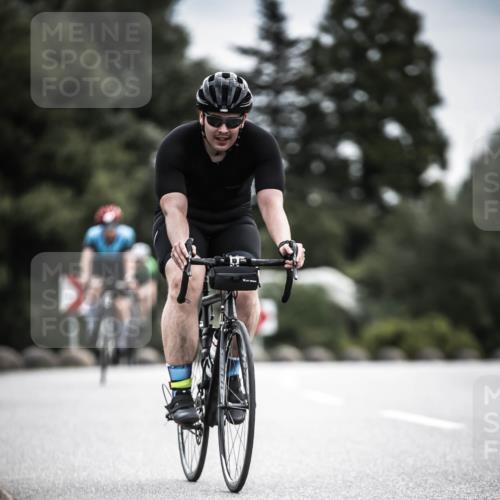 21.06.2026 - 29. Vierlanden-Triathlon H.Heesch http://msf.ph/oto/9887136 21.06.2026 10:43:12 Radfahren 19, 54, 167, 259, 260, 392, 443, 448, 467 meine-sportfotos.de