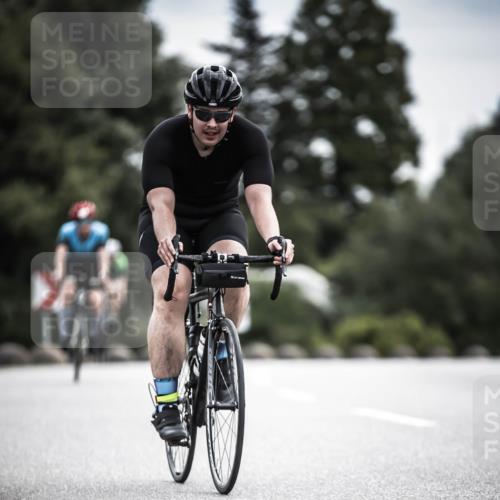 21.06.2026 - 29. Vierlanden-Triathlon H.Heesch http://msf.ph/oto/9887140 21.06.2026 10:43:12 Radfahren 19, 54, 167, 259, 260, 392, 443, 448, 467 meine-sportfotos.de