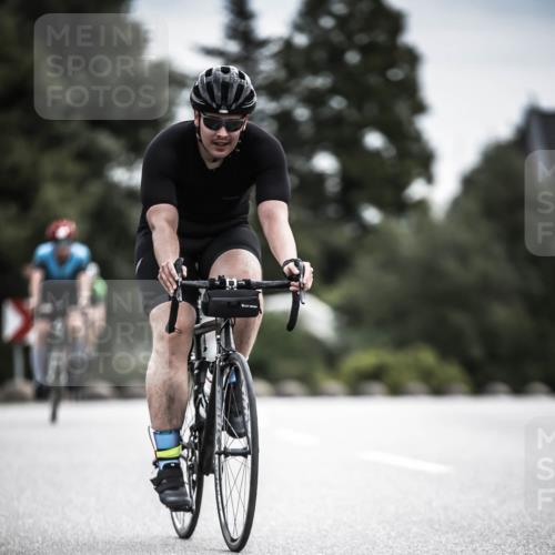21.06.2026 - 29. Vierlanden-Triathlon H.Heesch http://msf.ph/oto/9887144 21.06.2026 10:43:12 Radfahren 19, 54, 167, 259, 260, 392, 443, 448, 467 meine-sportfotos.de