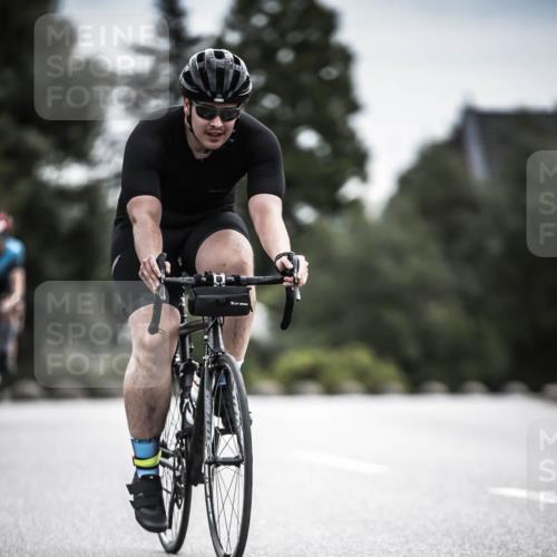 21.06.2026 - 29. Vierlanden-Triathlon H.Heesch http://msf.ph/oto/9887154 21.06.2026 10:43:12 Radfahren 19, 54, 167, 259, 260, 392, 443, 448, 467 meine-sportfotos.de
