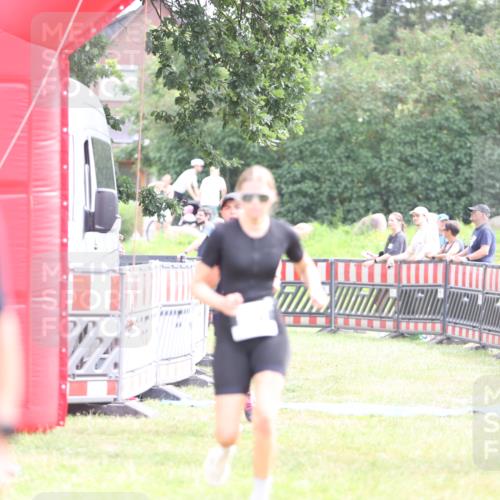 21.06.2026 - 29. Vierlanden-Triathlon Andreas Tolksdorf http://msf.ph/oto/9887165 21.06.2026 11:34:53 Ziel 561, 608, 561, 608 meine-sportfotos.de