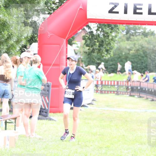 21.06.2026 - 29. Vierlanden-Triathlon Andreas Tolksdorf http://msf.ph/oto/9887231 21.06.2026 11:35:01 Ziel 606, 618, 606, 618 meine-sportfotos.de
