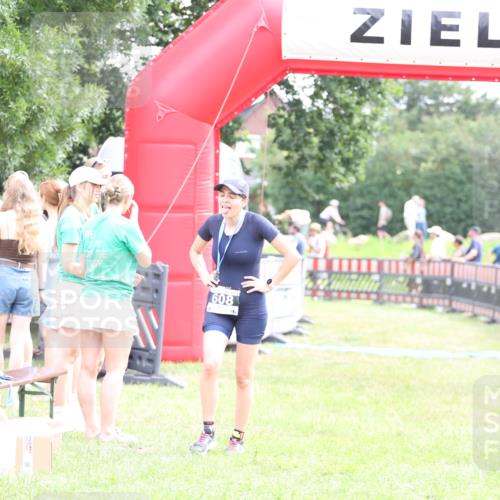 21.06.2026 - 29. Vierlanden-Triathlon Andreas Tolksdorf http://msf.ph/oto/9887235 21.06.2026 11:35:01 Ziel 606, 618, 606, 618 meine-sportfotos.de