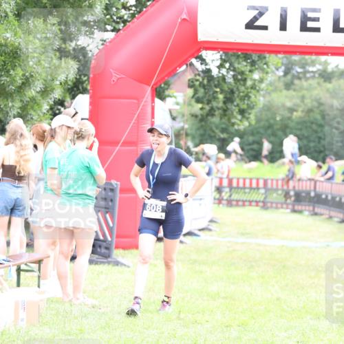 21.06.2026 - 29. Vierlanden-Triathlon Andreas Tolksdorf http://msf.ph/oto/9887246 21.06.2026 11:35:01 Ziel 606, 618, 606, 618 meine-sportfotos.de