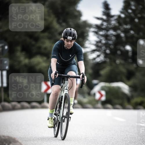 21.06.2026 - 29. Vierlanden-Triathlon H.Heesch http://msf.ph/oto/9887312 21.06.2026 10:43:36 Radfahren 103, 224, 230 meine-sportfotos.de
