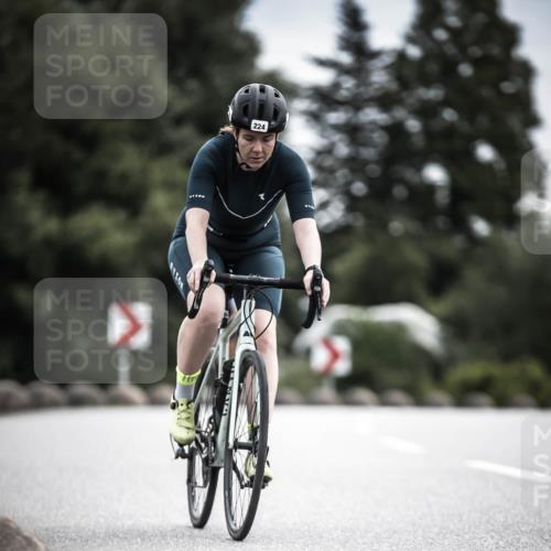 21.06.2026 - 29. Vierlanden-Triathlon H.Heesch http://msf.ph/oto/9887321 21.06.2026 10:43:36 Radfahren 103, 224, 230 meine-sportfotos.de