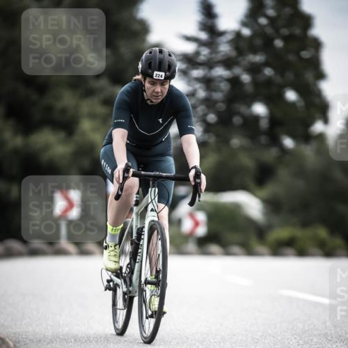 21.06.2026 - 29. Vierlanden-Triathlon H.Heesch http://msf.ph/oto/9887324 21.06.2026 10:43:36 Radfahren 103, 224, 230 meine-sportfotos.de
