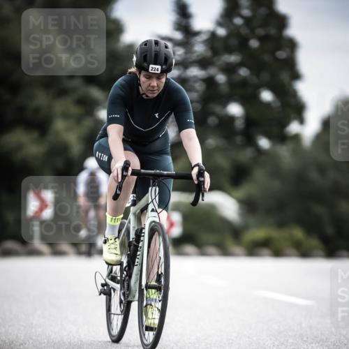 21.06.2026 - 29. Vierlanden-Triathlon H.Heesch http://msf.ph/oto/9887330 21.06.2026 10:43:36 Radfahren 103, 224, 230 meine-sportfotos.de
