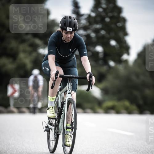 21.06.2026 - 29. Vierlanden-Triathlon H.Heesch http://msf.ph/oto/9887334 21.06.2026 10:43:36 Radfahren 103, 224, 230 meine-sportfotos.de