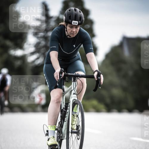 21.06.2026 - 29. Vierlanden-Triathlon H.Heesch http://msf.ph/oto/9887347 21.06.2026 10:43:36 Radfahren 103, 224, 230 meine-sportfotos.de
