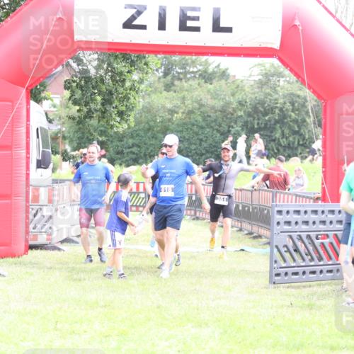 21.06.2026 - 29. Vierlanden-Triathlon Andreas Tolksdorf http://msf.ph/oto/9887379 21.06.2026 11:35:11 Ziel 438, 606, 618, 438, 606, 618 meine-sportfotos.de