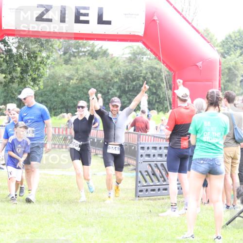 21.06.2026 - 29. Vierlanden-Triathlon Andreas Tolksdorf http://msf.ph/oto/9887405 21.06.2026 11:35:13 Ziel 438, 606, 618, 438, 606, 618 meine-sportfotos.de