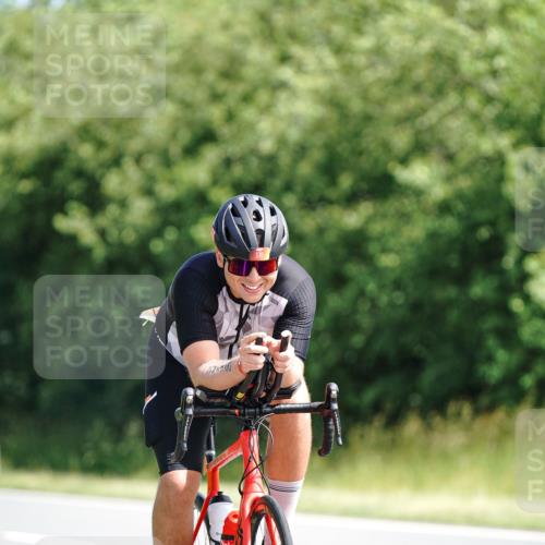 21.06.2026 - Viking Triathlon Michael Burmester http://msf.ph/oto/9887442 21.06.2026 11:33:11 Radfahren 69, 85, 107, 137, 243, 265, 274, 339, 377, 389, 403, 421, 423, 452, 457, 497, 516, 520, 521, 574 meine-sportfotos.de
