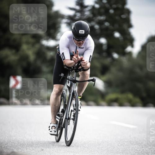 21.06.2026 - 29. Vierlanden-Triathlon H.Heesch http://msf.ph/oto/9887524 21.06.2026 10:44:09 Radfahren 50, 109, 135, 220, 245, 357, 359 meine-sportfotos.de