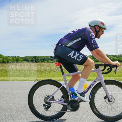 21.06.2026 - Viking Triathlon Michael Burmester http://msf.ph/oto/9887568 21.06.2026 12:00:35 Radfahren 42, 200, 285, 332, 404, 543, 554, 568, 604, 617, 623, 639, 639 meine-sportfotos.de