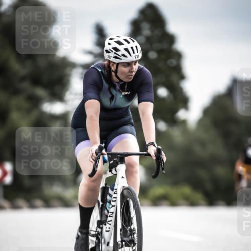 21.06.2026 - 29. Vierlanden-Triathlon H.Heesch http://msf.ph/oto/9887602 21.06.2026 10:44:33 Radfahren 173, 227, 399 meine-sportfotos.de
