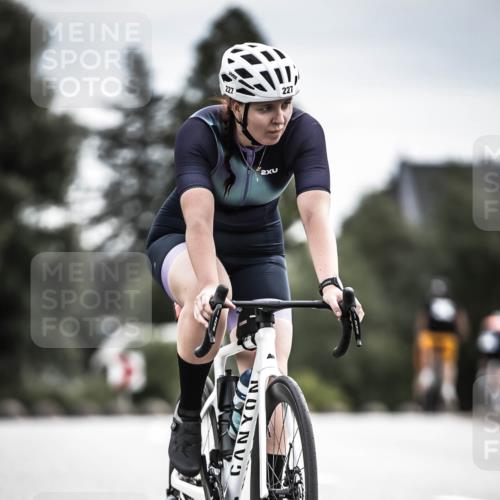 21.06.2026 - 29. Vierlanden-Triathlon H.Heesch http://msf.ph/oto/9887609 21.06.2026 10:44:34 Radfahren 173, 227 meine-sportfotos.de
