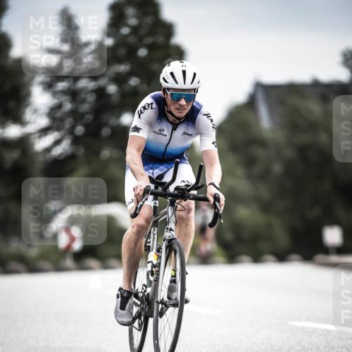 21.06.2026 - 29. Vierlanden-Triathlon H.Heesch http://msf.ph/oto/9887625 21.06.2026 10:44:43 Radfahren 25, 34, 59, 121, 191, 248, 261, 452, 474 meine-sportfotos.de