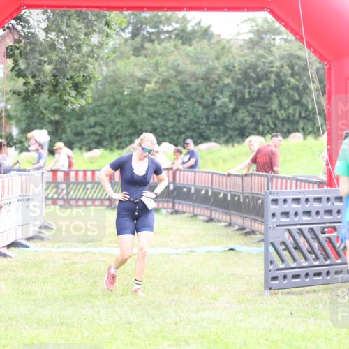 21.06.2026 - 29. Vierlanden-Triathlon Andreas Tolksdorf http://msf.ph/oto/9887632 21.06.2026 11:35:59 Ziel 517, 517 meine-sportfotos.de