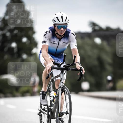 21.06.2026 - 29. Vierlanden-Triathlon H.Heesch http://msf.ph/oto/9887635 21.06.2026 10:44:44 Radfahren 25, 34, 59, 121, 191, 248, 261, 452, 474 meine-sportfotos.de