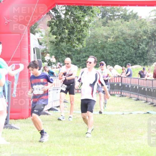 21.06.2026 - 29. Vierlanden-Triathlon Andreas Tolksdorf http://msf.ph/oto/9887688 21.06.2026 11:36:33 Ziel 461, 463, 601, 621, 461, 463, 601, 621 meine-sportfotos.de