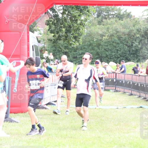 21.06.2026 - 29. Vierlanden-Triathlon Andreas Tolksdorf http://msf.ph/oto/9887690 21.06.2026 11:36:33 Ziel 461, 463, 601, 621, 461, 463, 601, 621 meine-sportfotos.de