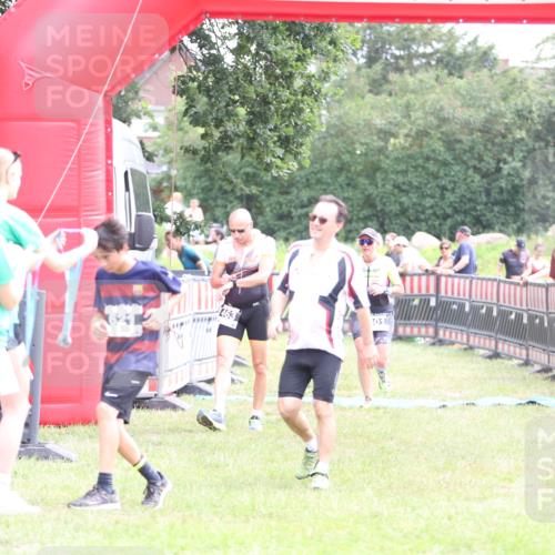 21.06.2026 - 29. Vierlanden-Triathlon Andreas Tolksdorf http://msf.ph/oto/9887693 21.06.2026 11:36:33 Ziel 461, 463, 601, 621, 461, 463, 601, 621 meine-sportfotos.de