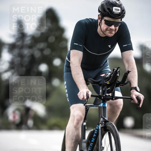21.06.2026 - 29. Vierlanden-Triathlon H.Heesch http://msf.ph/oto/9887726 21.06.2026 10:45:06 Radfahren 88, 104, 257 meine-sportfotos.de